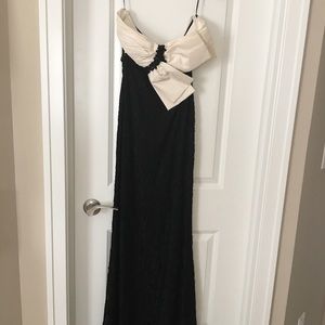 Elegant strapless gown